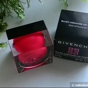 Givenchy Blush Memoire de Forme -Rose Extravagant